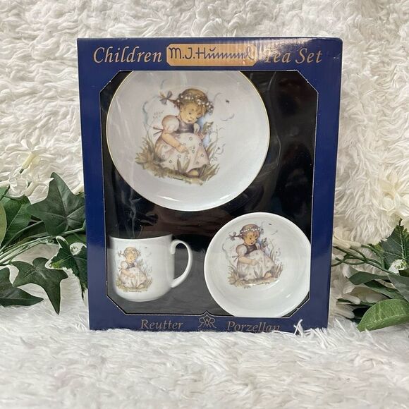 M.J. Hummel Vintage Children Tea Set Plate Bowl Cup Set New Sealed in Box - Picture 1 of 7